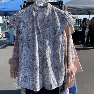 Apt. 9 White Ruffled Cap Sleeve Blouse